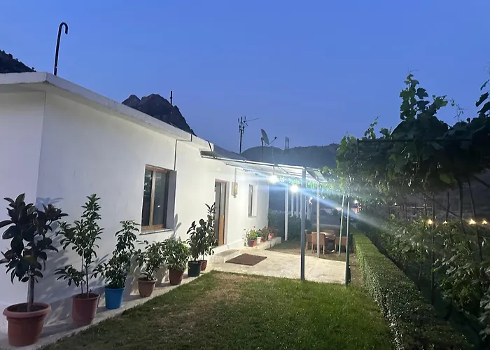 The Peaceful Of Koman Ferienhaus *